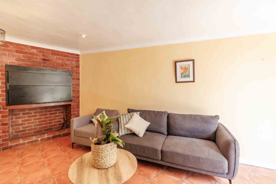 2 Bedroom Property for Sale in Table View Western Cape